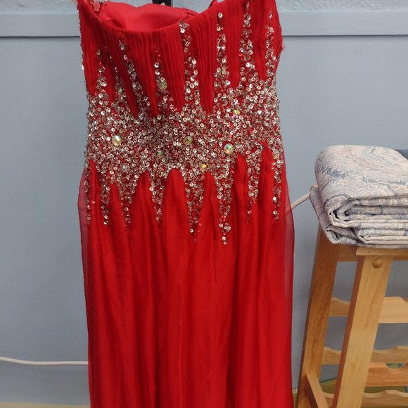 Splash, Red Sequined Floor Length Strapless Prom Dress, Size 0 - Picture 4 of 4